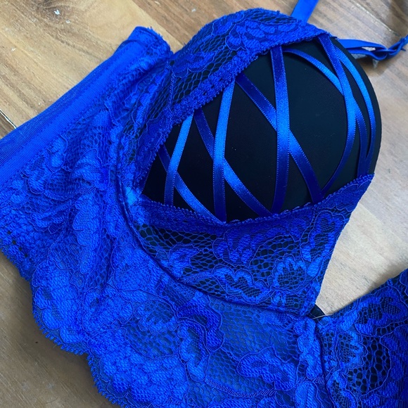 Blue Bra - Picture 3 of 3